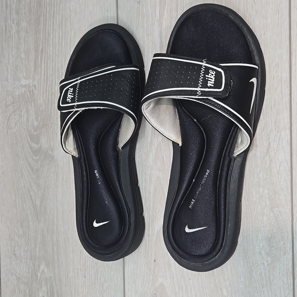 Nike Women's Comfort Footbed Black Slide Sandals Shoes Sz 7 - Picture 2 of 11